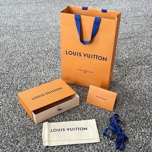 Louis Vuitton 5pc set dust cover,drawer style box,bag, ribbon,receipt envelope